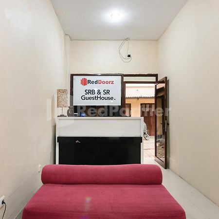 Sr Residence Near Mall Ciputra Cibubur Mitra Reddoorz Bekasi Exterior photo
