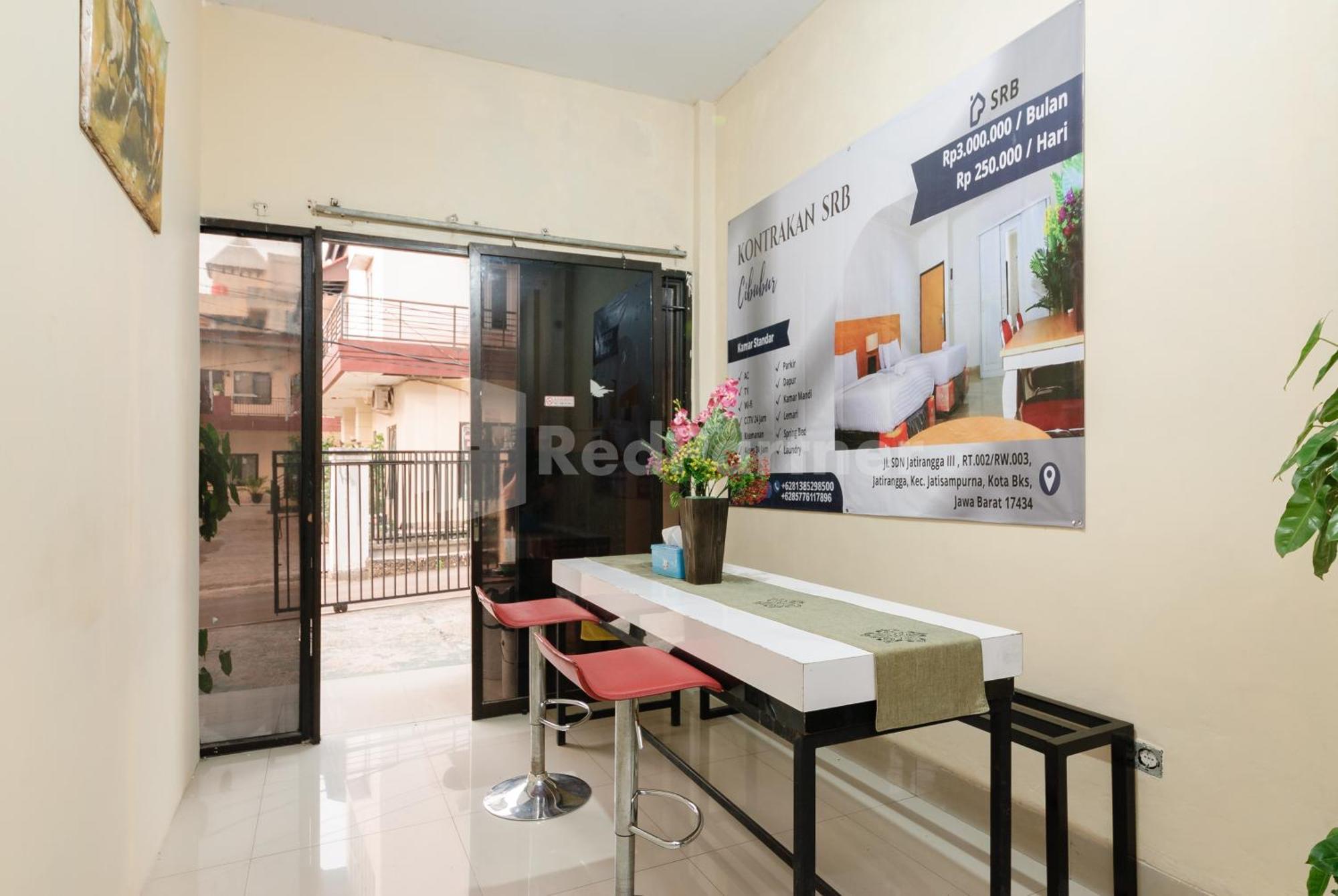 Sr Residence Near Mall Ciputra Cibubur Mitra Reddoorz Bekasi Exterior photo
